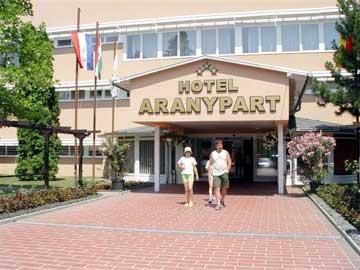 Aranypart Szallo-Koezoessegi Szallashely Siofok Exterior photo